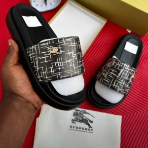 Outdoor and indoor slippers