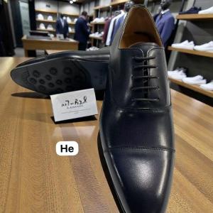 Black classic men leather shoe